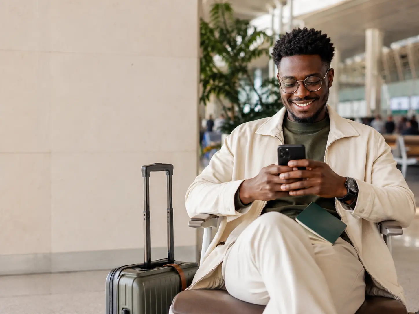 Voyageur utilisant Kiwango dans un terminal